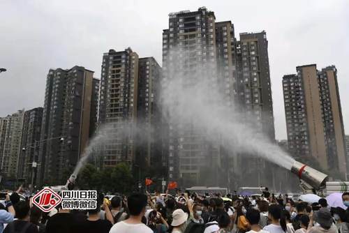 天府二街解封背后 成都科技人的樂觀與堅(jiān)守