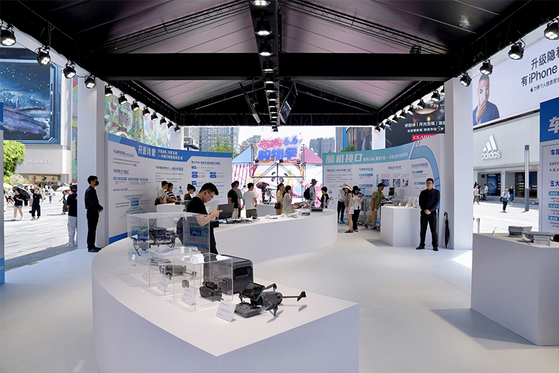 立園滿園·首發(fā)春熙 未來產(chǎn)品“穿越”到春熙路廣場 成都科技